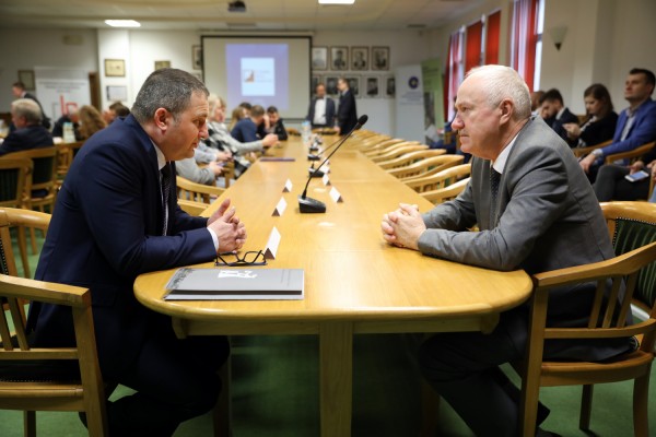 Click to zoom the picture.