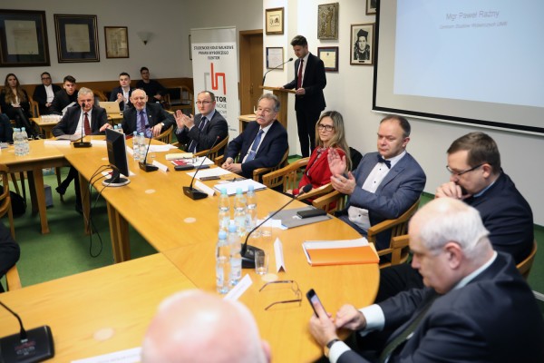 Click to zoom the picture.