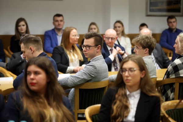 Click to zoom the picture.