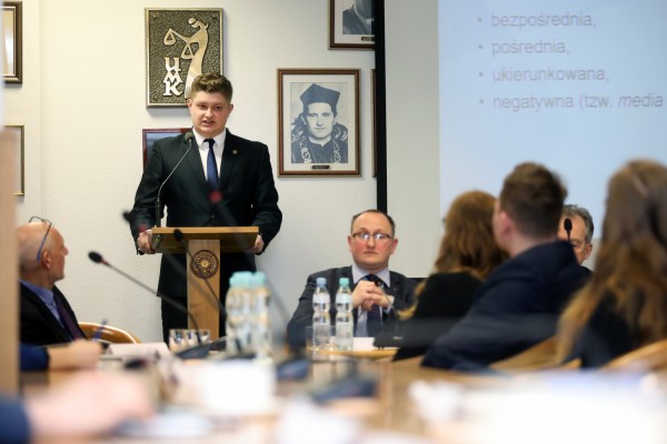 Click to zoom the picture.