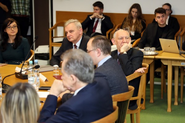 Click to zoom the picture.