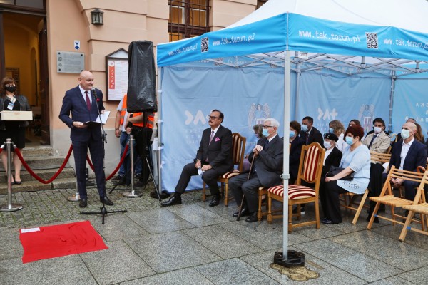 Kliknij, aby powiększyć zdjęcie.