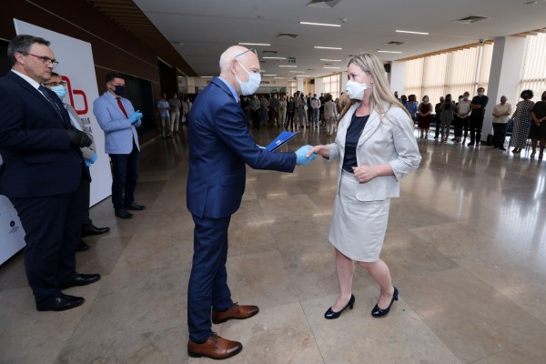 Nagrody Rektora UMK dla pracowników administracji (Aula UMK, 23.06.2020) [fot. Andrzej Romański]