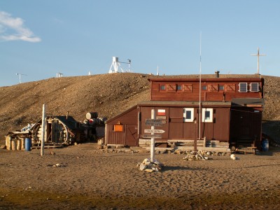 Photo 1.1. Nicolaus Copernicus University Polar Station on Kaffiøyra [fot. A. Araźny]