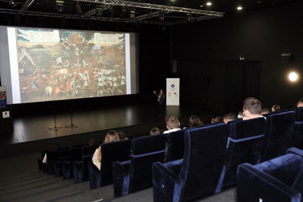 Click to zoom the picture.