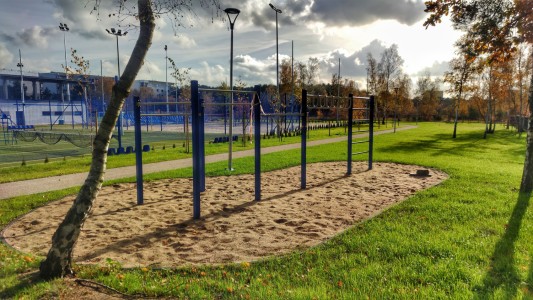 Drugi etap budowy UCS. Zestaw do ćwiczeń kalisteniki/streetworkout. Kliknij, aby powiększyć zdjęcie.