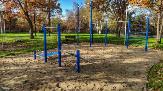 Drugi etap budowy UCS. Zestaw do ćwiczeń kalisteniki/streetworkout. Kliknij, aby powiększyć zdjęcie.