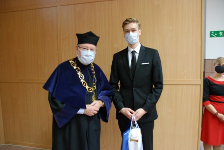 Click to zoom the picture.