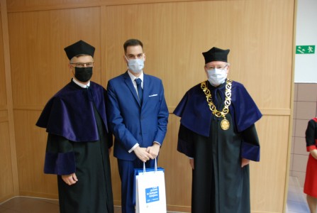 Click to zoom the picture.