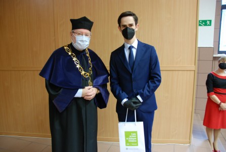 Click to zoom the picture.