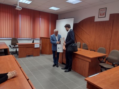 Click to zoom the picture.