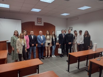 Click to zoom the picture.