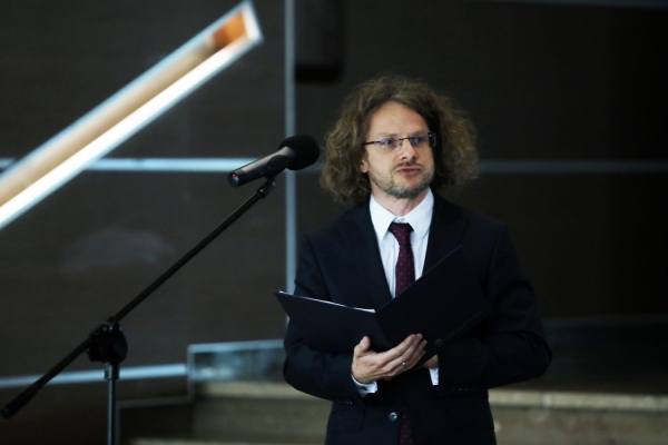 Click to zoom the picture.