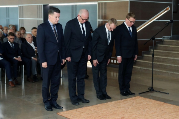 Click to zoom the picture.