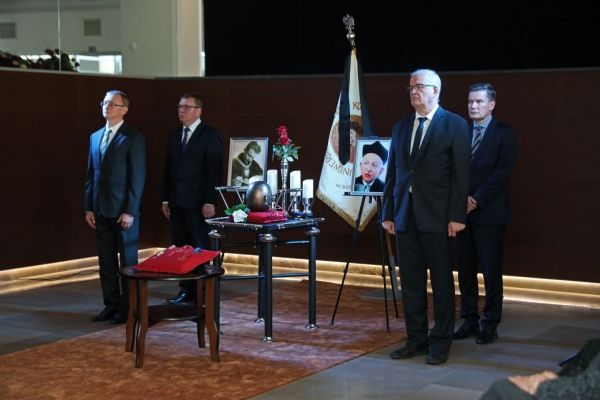 Click to zoom the picture.