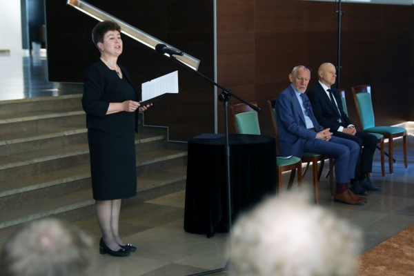 Click to zoom the picture.