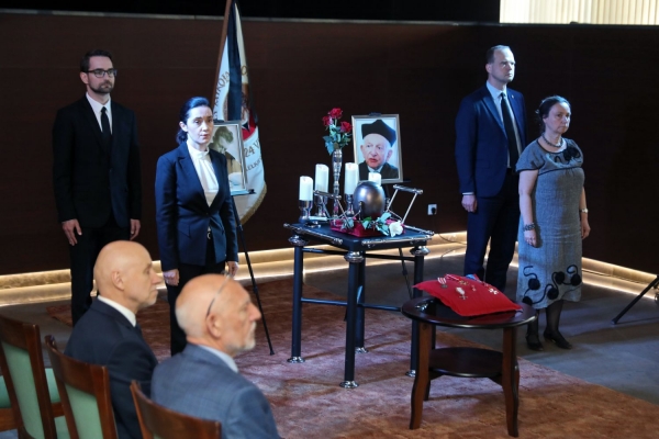 Click to zoom the picture.