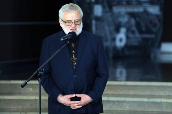 Click to zoom the picture.