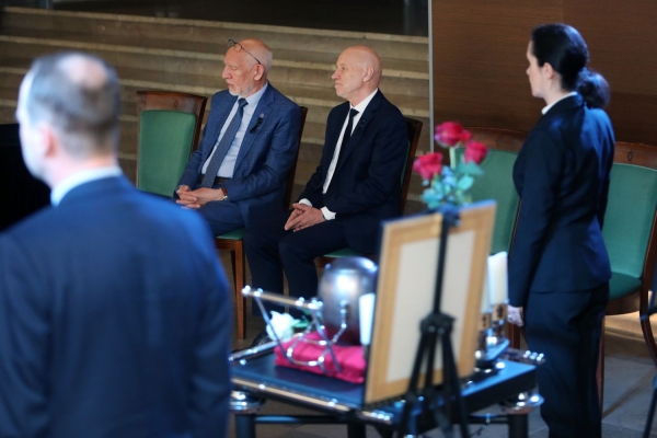 Click to zoom the picture.