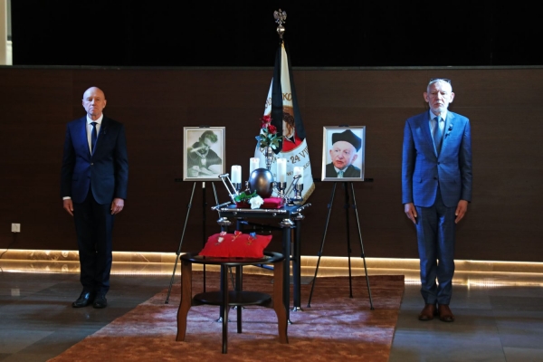 Click to zoom the picture.