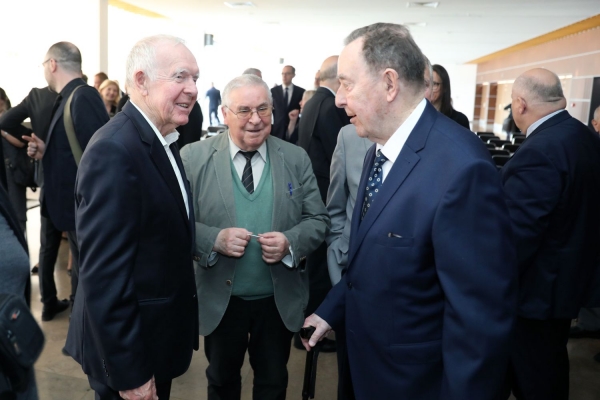 Click to zoom the picture.