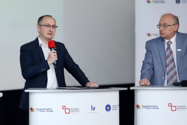 Click to zoom the picture.