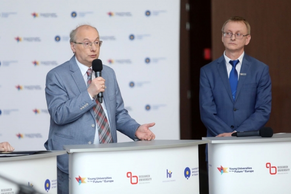 Click to zoom the picture.