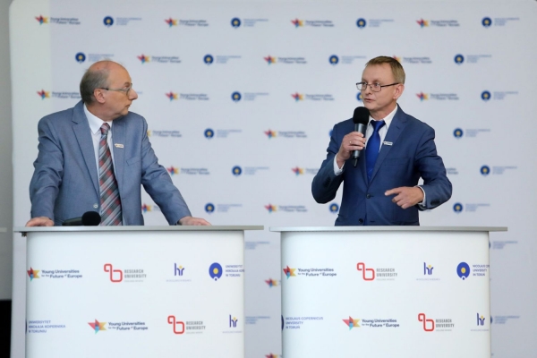 Click to zoom the picture.