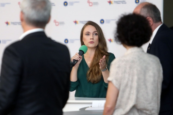 Click to zoom the picture.