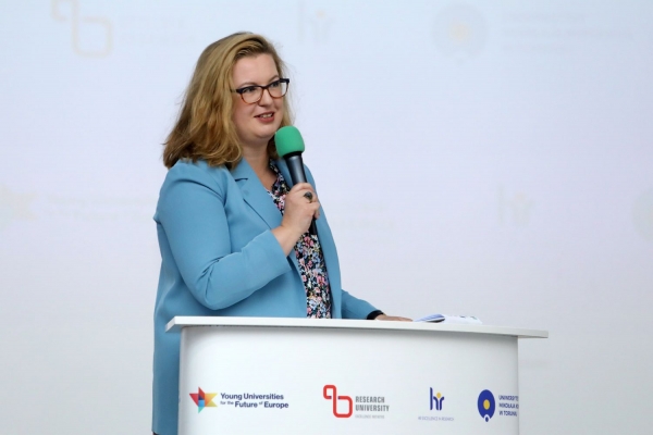 Click to zoom the picture.