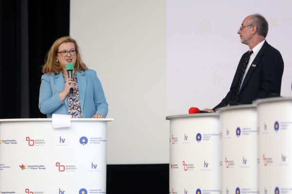 Click to zoom the picture.