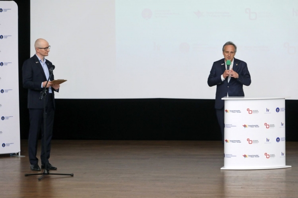 Click to zoom the picture.