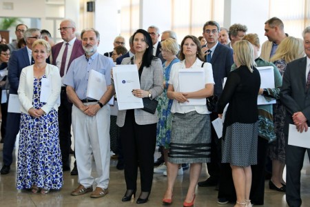 Uroczyste wręczenie nagród kadrze naukowej UMK. Kliknij, aby powiększyć zdjęcie.