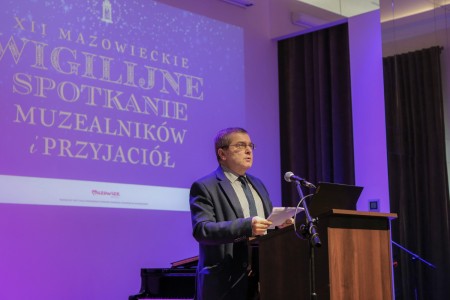 Prof. Mirosława Strzyżewskiego wygłosił referat pt. „Romantyzm dzisiaj”. Kliknij, aby powiększyć zdjęcie.