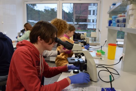 Zdjęcia z akcji Noc Biologów 2023. Kliknij, aby powiększyć zdjęcie.