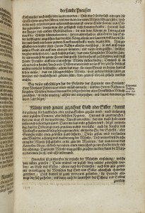 Początek traktatu Modus cudendi monetam zamieszczonego w kronice pruskiej Caspra Schütza pt. Historia rerum Prussicarum (1592), opatrzonego tytułem rozdziału: Copernici Aufsatz von der Münze. Kliknij, aby powiększyć zdjęcie.