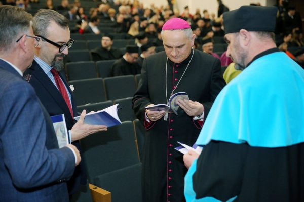 Kliknij, aby powiększyć zdjęcie.