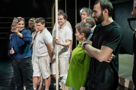 Nagroda Teatralna UMK dla „Ćwiczeń stylistycznych” w reż. Evy Rysovej. Kliknij, aby powiększyć zdjęcie.