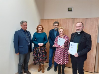 Podpisywanie umowy patronackiej. Kliknij, aby powiększyć zdjęcie.