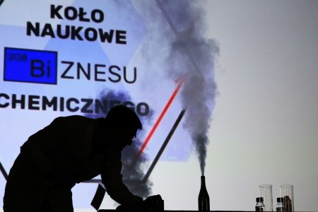 Ogólnopolski Festiwal Pokazów Chemicznych - uczestnicy, jury, widownia. Kliknij, aby powiększyć zdjęcie.