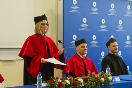 Dyplomatorium absolwentów kierunku Farmacja. Kliknij, aby powiększyć zdjęcie.