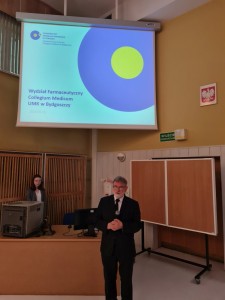 Warsztaty dla licealistów . Kliknij, aby powiększyć zdjęcie.