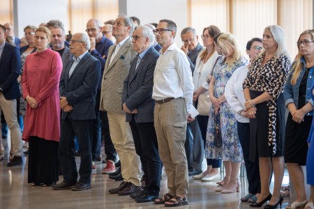Uczestnicy uroczystości wręczania nagród dla pracowników przez JM Rektora UMK, prof. dr. hab. Andrzeja Sokalę. Kliknij, aby powiększyć zdjęcie.
