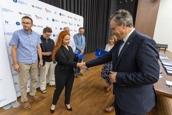 Kliknij, aby powiększyć zdjęcie.