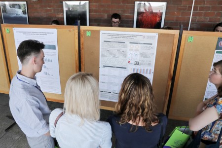 Uczestnicy XVI KSD podczas wykładów i sesji posterowej. Kliknij, aby powiększyć zdjęcie.