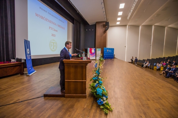 Kliknij, aby powiększyć zdjęcie.