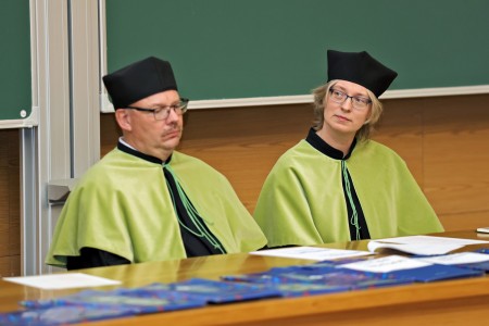 kadr z inauguracji roku akademickiego 23/24 na wydziale fizyki, astronomii i informatyki stodowanej. Kliknij, aby powiększyć zdjęcie.