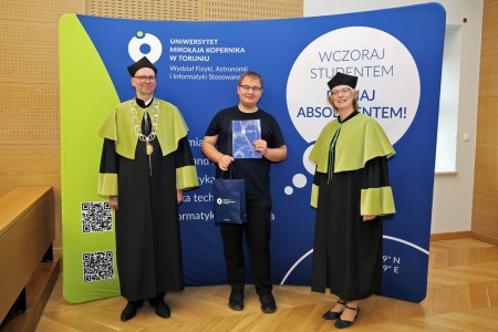 kadr z inauguracji roku akademickiego 23/24 na wydziale fizyki, astronomii i informatyki stodowanej. Kliknij, aby powiększyć zdjęcie.
