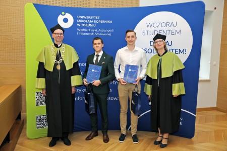 kadr z inauguracji roku akademickiego 23/24 na wydziale fizyki, astronomii i informatyki stodowanej. Kliknij, aby powiększyć zdjęcie.