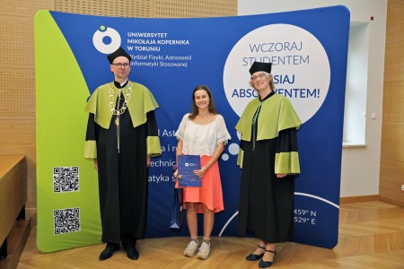 kadr z inauguracji roku akademickiego 23/24 na wydziale fizyki, astronomii i informatyki stodowanej. Kliknij, aby powiększyć zdjęcie.
